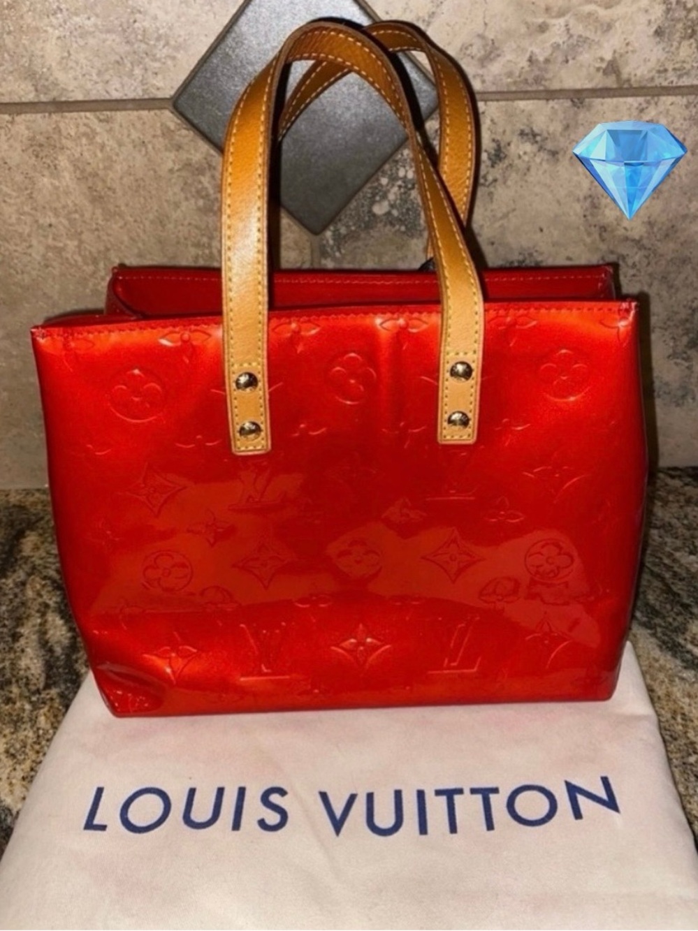💎**Authentic** 🔥Louis
Vuitton Vernis
Reade PM